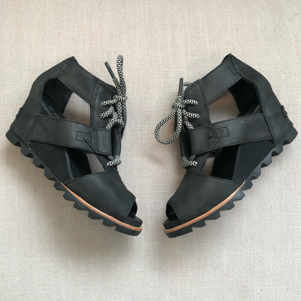 Sorel Joanie Lace Up Sandal In Black